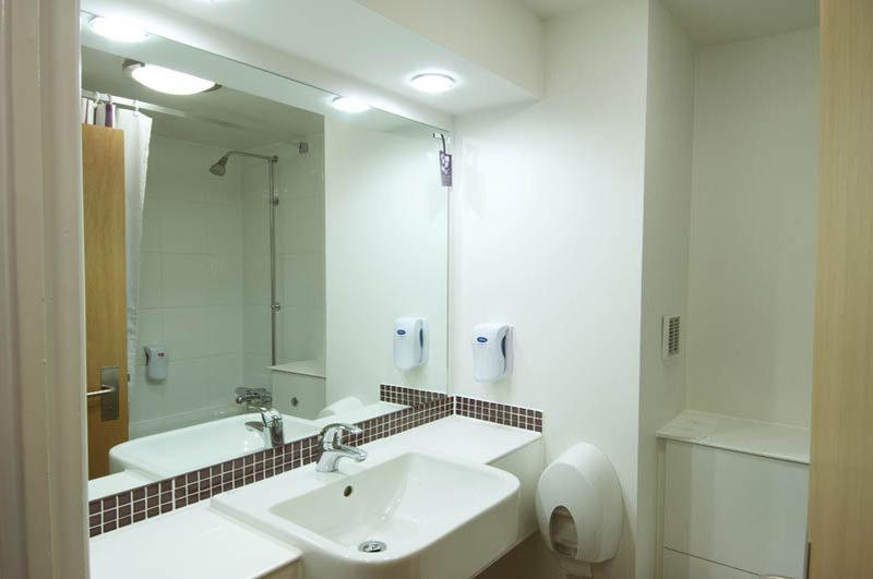 Premier Inn Pontypool Eksteriør bilde